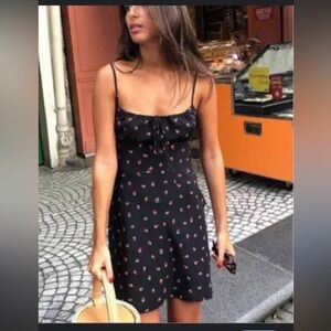 Réalisation Par  THE INEZ
in Black Strawberry dress + tote bag.
Silk ,Size M.